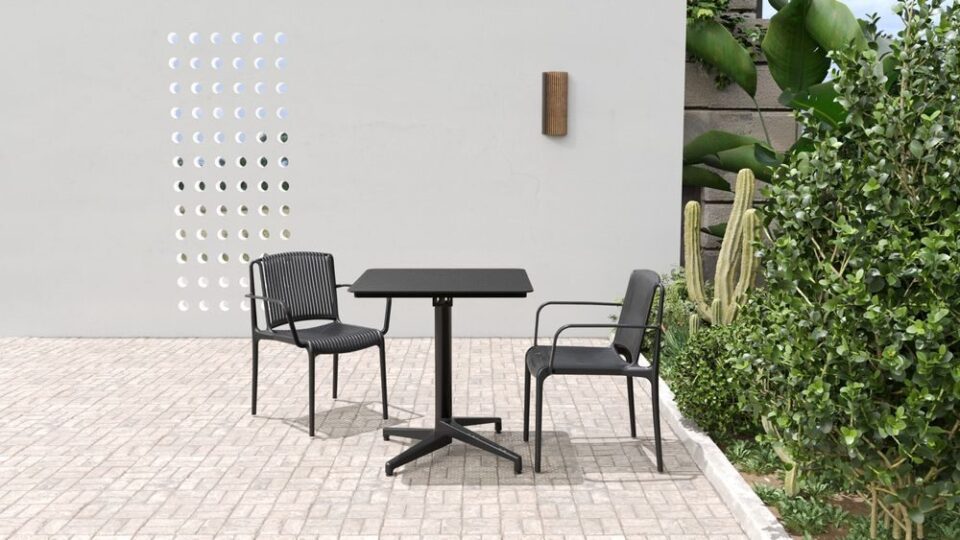 2022 10 Nes Moon 80x80 Garden 4 medium (1)