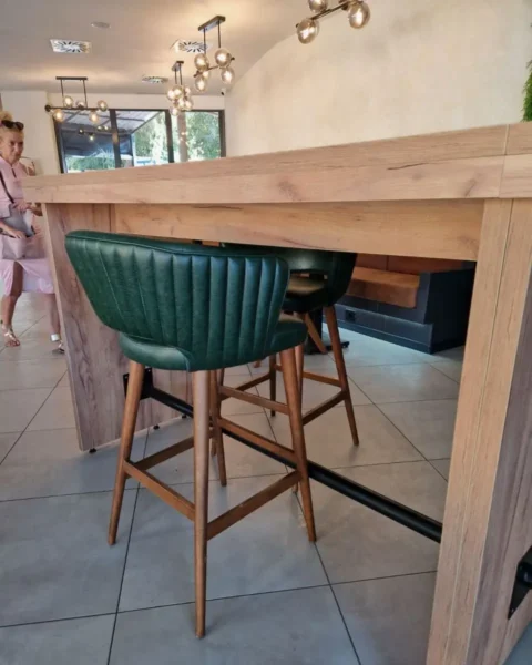 Svetstolica Galerija Caffe Mister Vrnjacka Banja 6